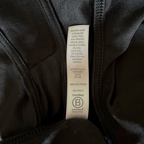 Athleta Vapor Scoop Sheer Racer Back Tank Top in Black, size XL - Picture 7 of 8